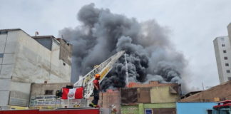 San Miguel: incendio en fábrica de insumos químicos se reavivó