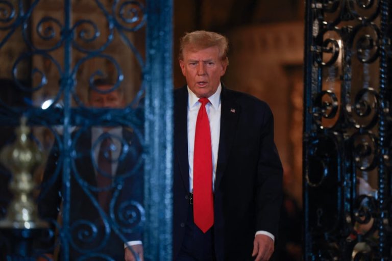 Trump golpeado: multa millonaria y pérdida empresarial Trump golpeado: multa millonaria y pérdida empresarial