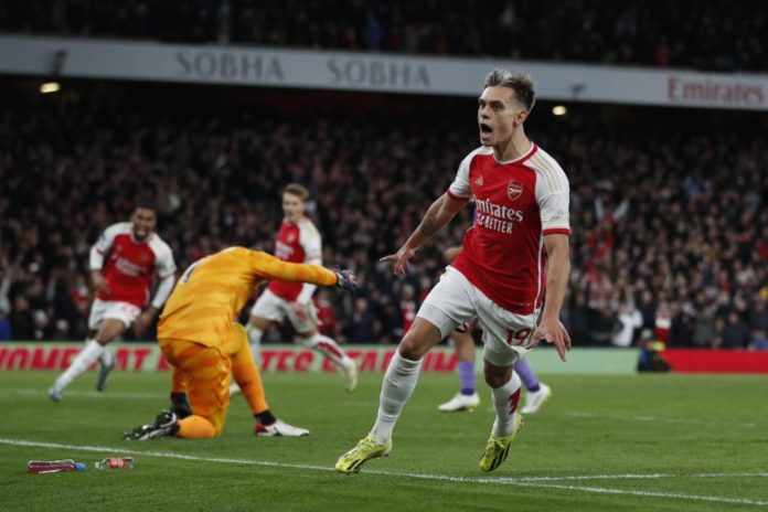 Los Gunners arrollan al Liverpool (3-1) y reavivan la competencia por la corona de la Premier.