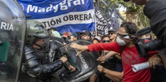Argentina: protestas y enfrentamientos por la “ley ómnibus” de Milei