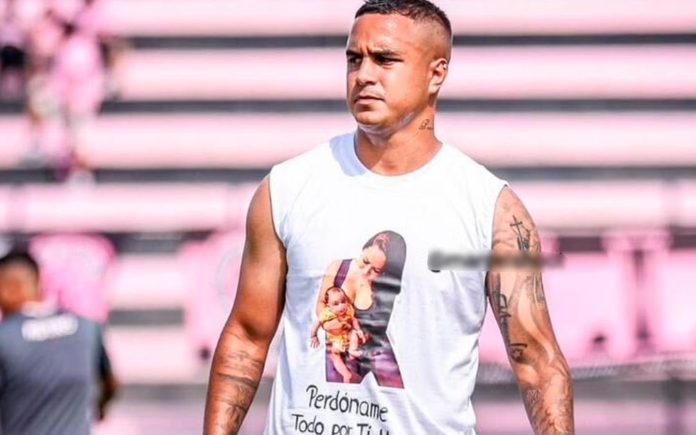 Barco pide perdón a Melissa en público Barco pide perdón a Melissa en público