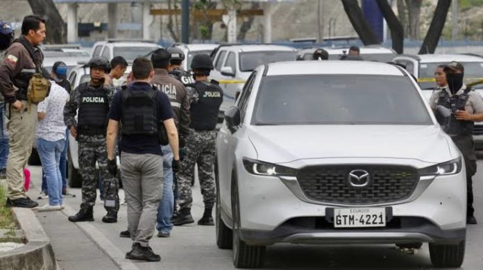 Cierran fronteras a asesinos de fiscal