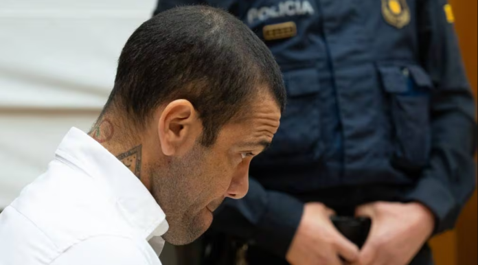 Dani Alves sentenciado a 4 años de prisión por agresión sexual