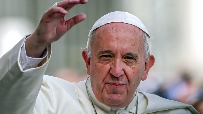 El Papa Francisco eleva plegarias por las víctimas de los incendios en Chile.