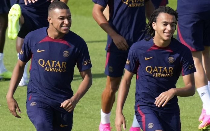 El Real Madrid ficha a Ethan Mbappé para asegurar la llegada de Kylian.