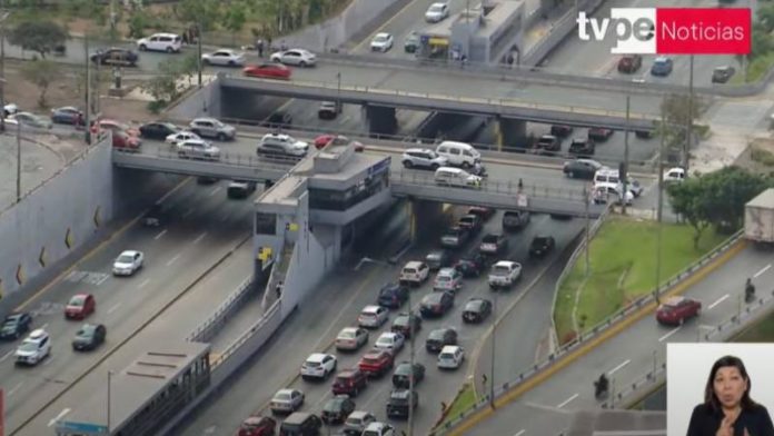 Congestión en Vía Expresa debido a choque en cadena