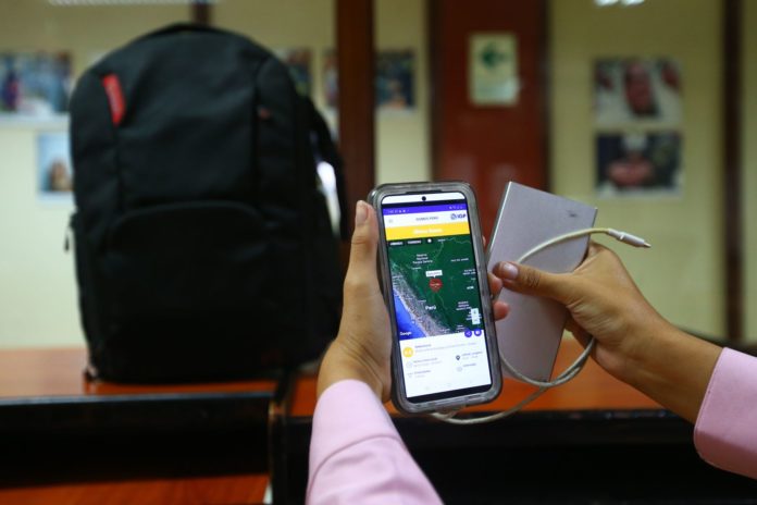Conoce los dispositivos tecnológicos esenciales para tu mochila de emergencia