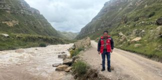 Incremento del caudal del río Huayhuay afecta parte de la carretera en Junín