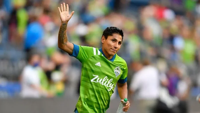 Raul Ruidíaz es goleador en Seattle Sounders.