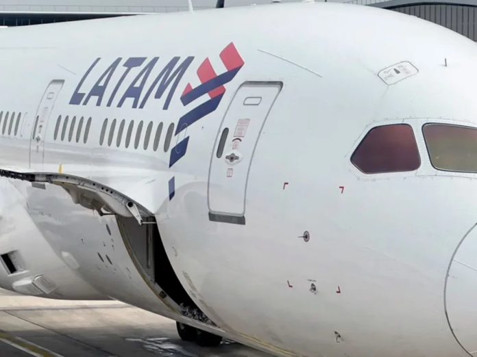 El vuelo LA800 de LATAM Airlines de Sydney a Auckland tuvo un incidente