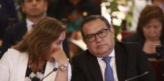 Boluarte cesa a Otárola como premier