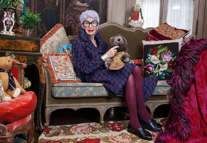 Iris Apfel: Un ícono de la moda que desafió el tiempo y las normas.