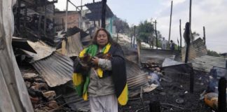 Voraz incendio arrasa con 70 casas en Bogotá