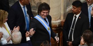 Milei sube sueldo del ejecutivo y luego lo deroga ¿Qué Pasó? Milei sube sueldo del ejecutivo y luego lo deroga ¿Qué Pasó?