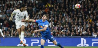 El Real Madrid roza el naufragio en el Bernabéu pero logra el pase a cuartos.