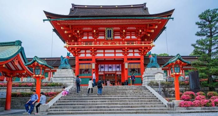 Fundación japonesa alista becas para peruanos