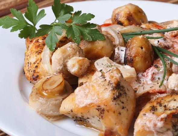 pollo a la olla con champiñones pollo a la olla con champiñones