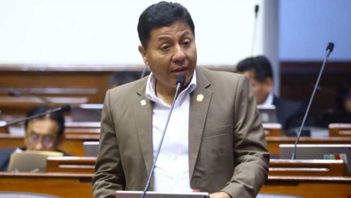 Comisión de Ética respalda denuncia contra Raúl Doroteo Comisión de Ética respalda denuncia contra Raúl Doroteo