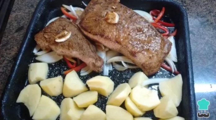 ¡Carne al horno con papas estilo argentino!