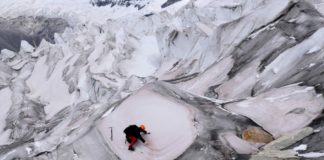 Nevado Huaytapallana en los Andes pierde 70% de masa glaciar