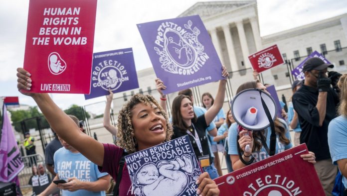 Arizona revive una ley de 1864 que prohibe el aborto Arizona revive una ley de 1864 que prohibe el aborto