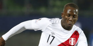 Advíncula inicia trámites para obtener una nueva nacionalidad que repercutirá en su carrera Advíncula inicia trámites para obtener una nueva nacionalidad que repercutirá en su carrera