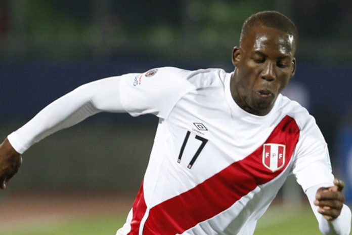 Advíncula inicia trámites para obtener una nueva nacionalidad que repercutirá en su carrera