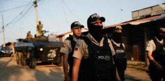 Caen jueces y policías mafiosos en Ecuador