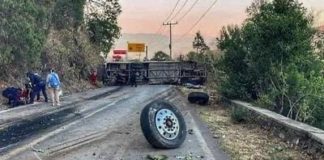 Camión deja 14 muertos en México