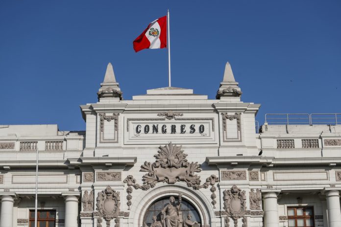 Congreso no logró moción de censura contra el ministro de Energía y Minas