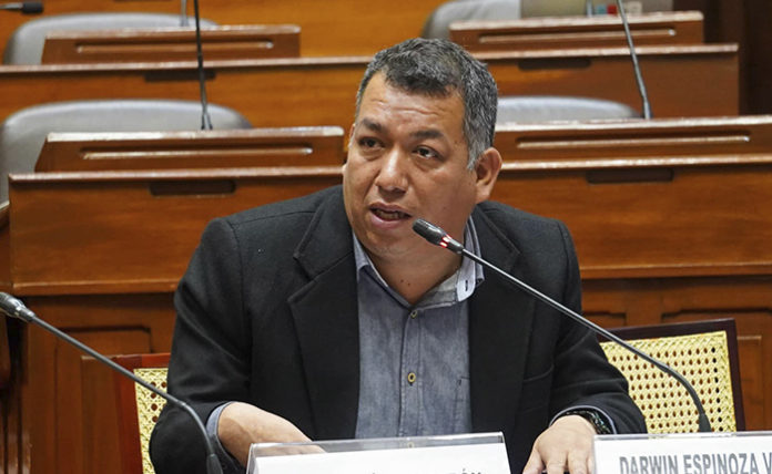 Darwin Espinoza: Fiscalía realizó diligencias en oficina de congresista