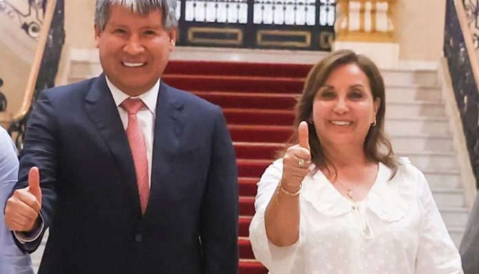 Dina dio billetón a Oscorima