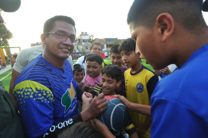 Inauguran nuevas instalaciones de estadio municipal con homenaje a Roberto Chale
