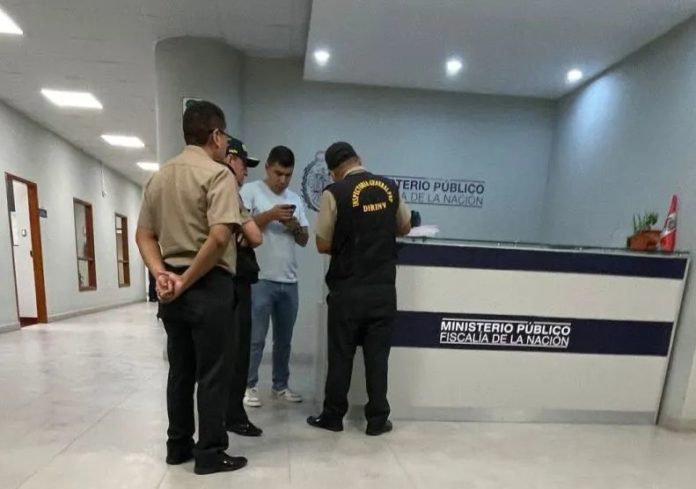 Mandan policías a buscar info de Dina Mandan policías a buscar info de Dina