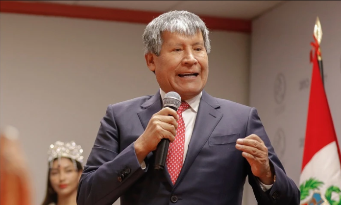 Wilfredo Oscorima criticado en Ayacucho por caso 'Rolex'
