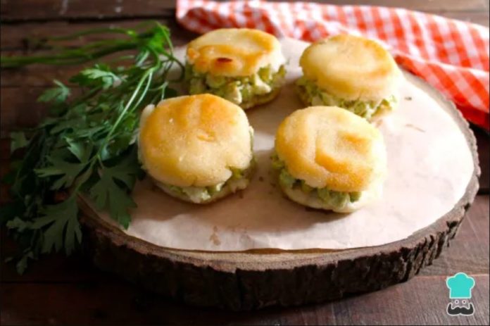 arepas de pollo