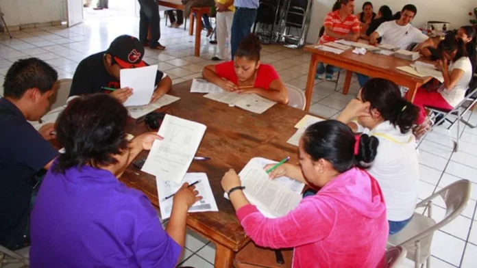 Termina tu secundaria con el programa CEBA