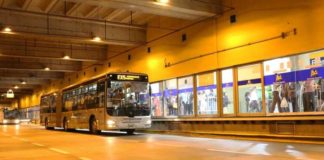 Bus del Metropolitano se avería cerca de la Estación Central