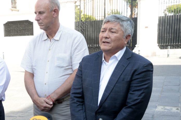 Encuentran revólveres, efectivo y boletas millonarias al abogado de Dina Boluarte, Mateo Castañeda