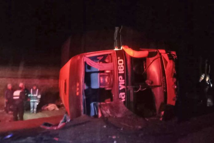 Vuelco de bus en vía Juliaca-Cusco deja al menos 10 fallecidos
