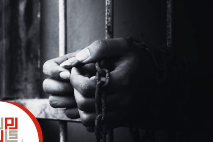 Mujer que arrojó a su bebé desde tercer piso recibe 7 meses de prisión preventiva