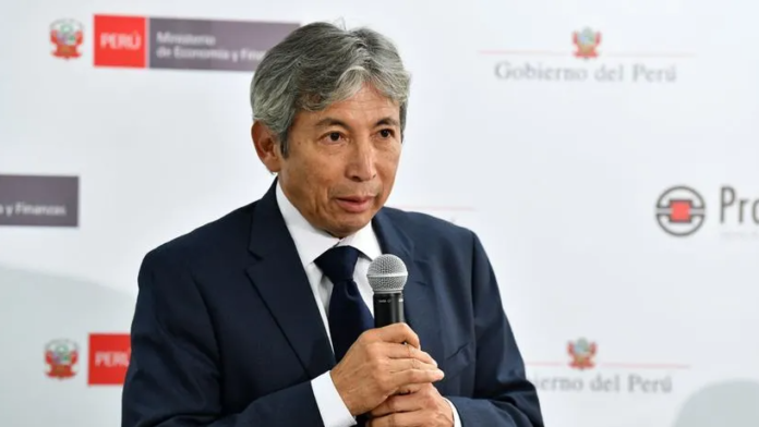 José Arista se disculpó con la presidenta por comentarios 