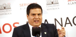 Congresista Diego Bazán renuncia a la bancada de Avanza País