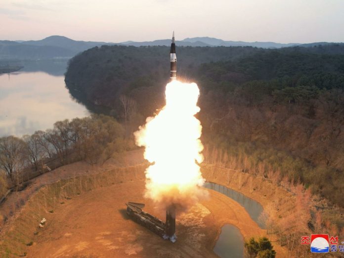 Corea del Norte aumenta tensión con Corea del Sur al lanzar múltiples misiles