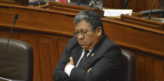 Jorge Flores Ancachi niega audios que lo inculpan por recorte de sueldos