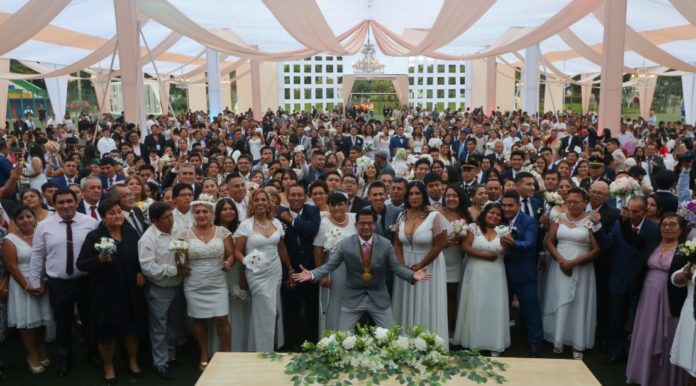 Matrimonio masivo en SMP: Pareja más longeva del distrito se dio el sí luego de más de 50 años