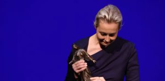 Navalnaya recibió premio de La Paz