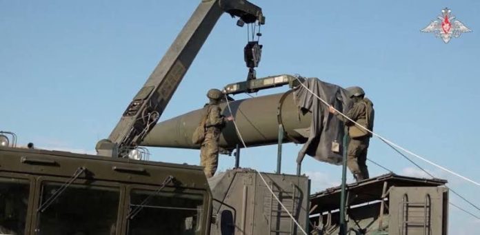 Rusia implementa armas nucleares cerca a Ucrania