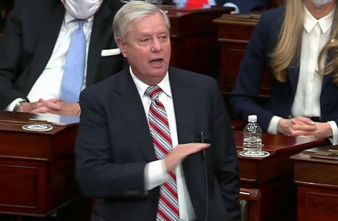 Senador propuso bombardear Gaza