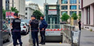 Sujeto acuchilló a tres en metro de Francia